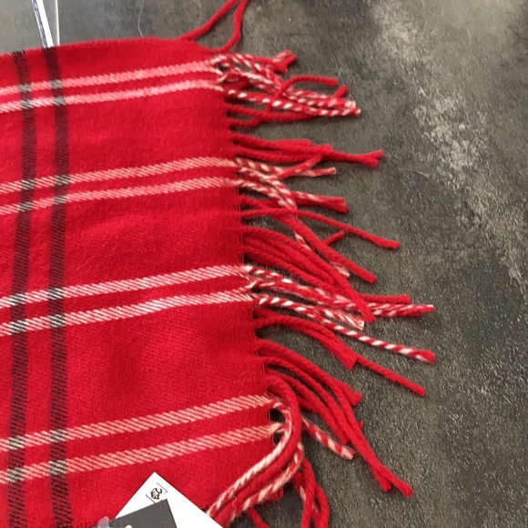 Brand New Steve Madden Scarf 🧣 - Picture 6 of 7